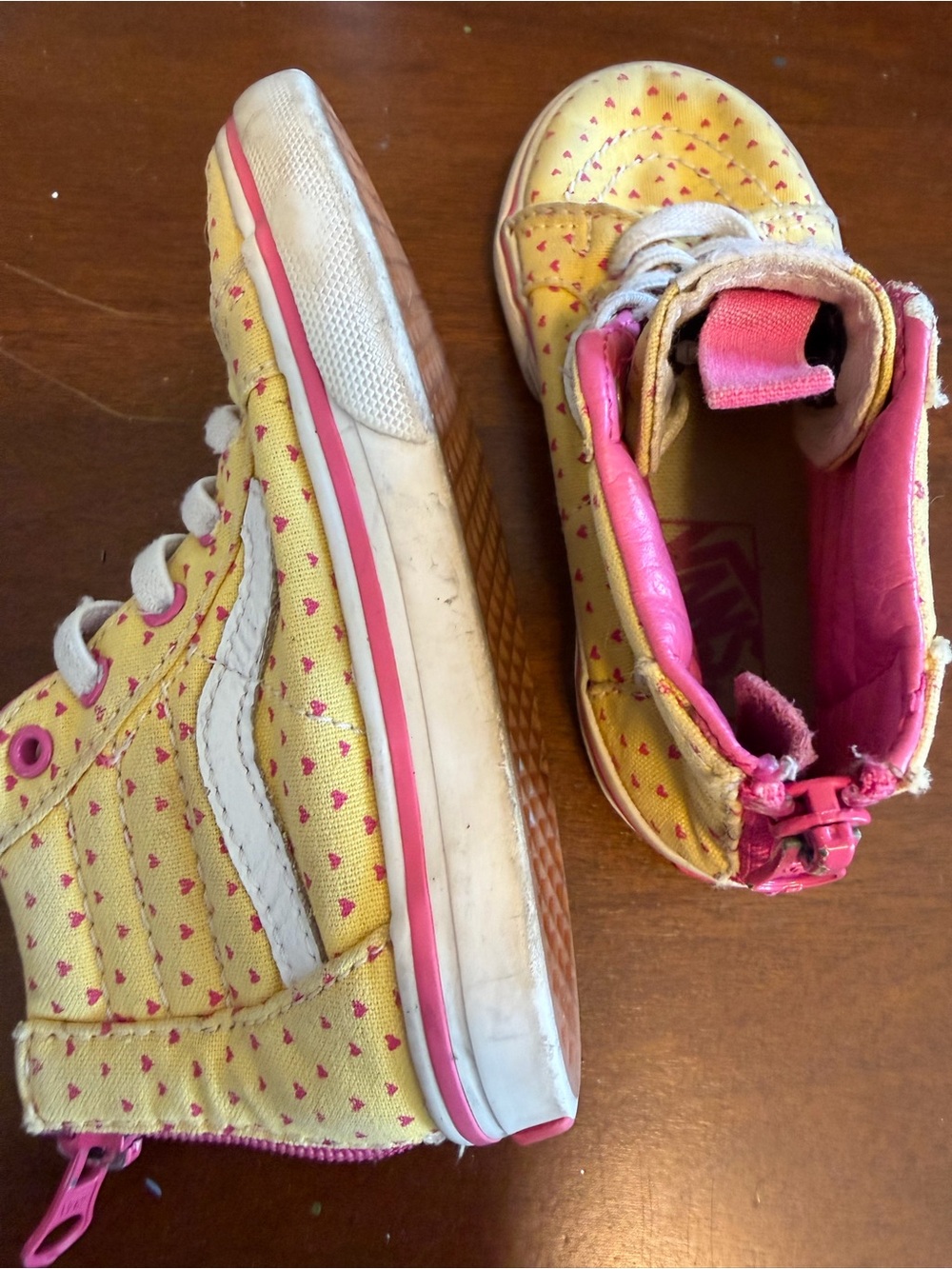 Kids Yellow and Pink Heart size 8 vans